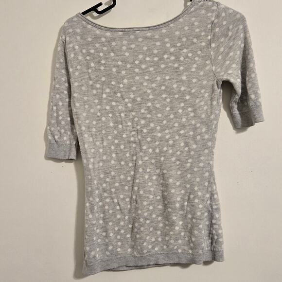 Express Gray Polka Dot Knit Short Sleeve Sweater Women’s Size Medium Top - Picture 4 of 5